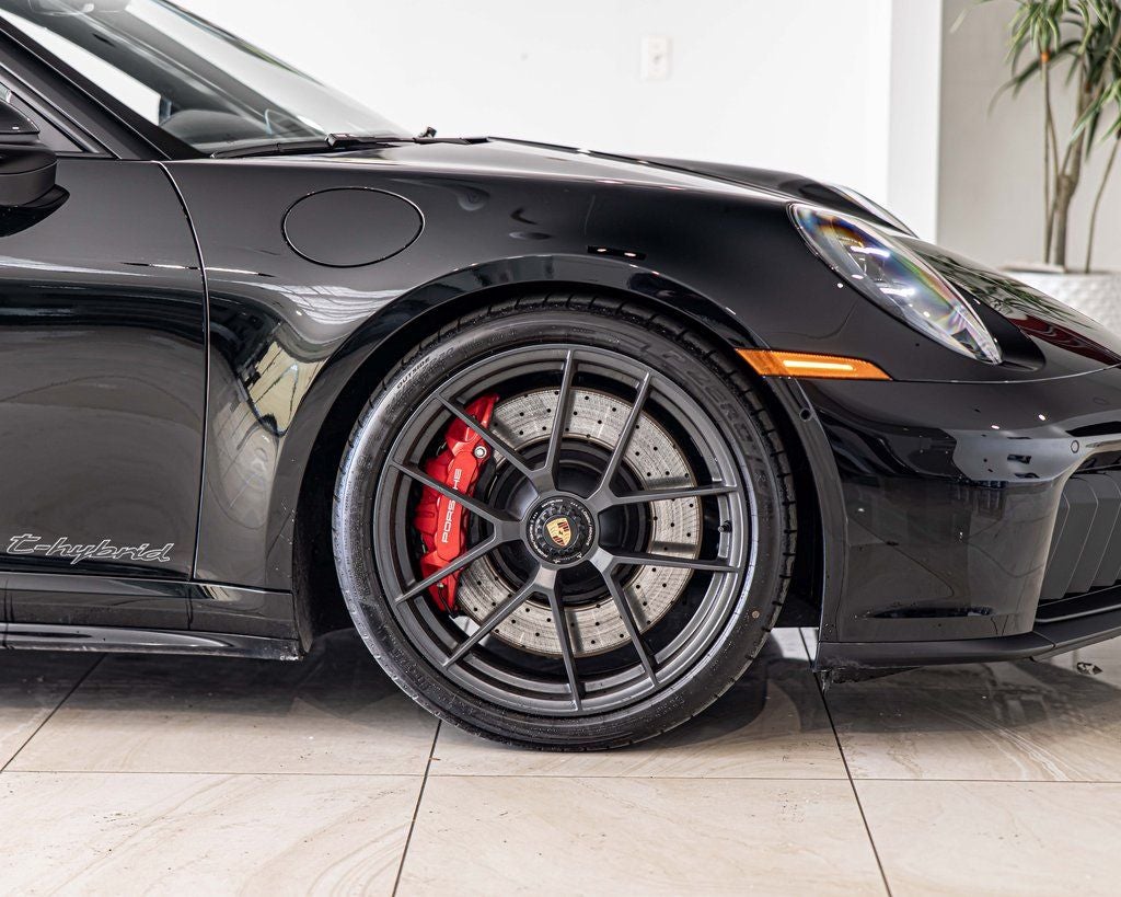 2026 Porsche 911 Carrera 4 GTS