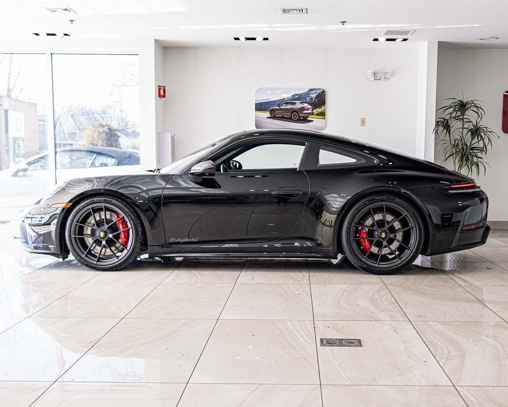 2026 Porsche 911 Carrera 4 GTS
