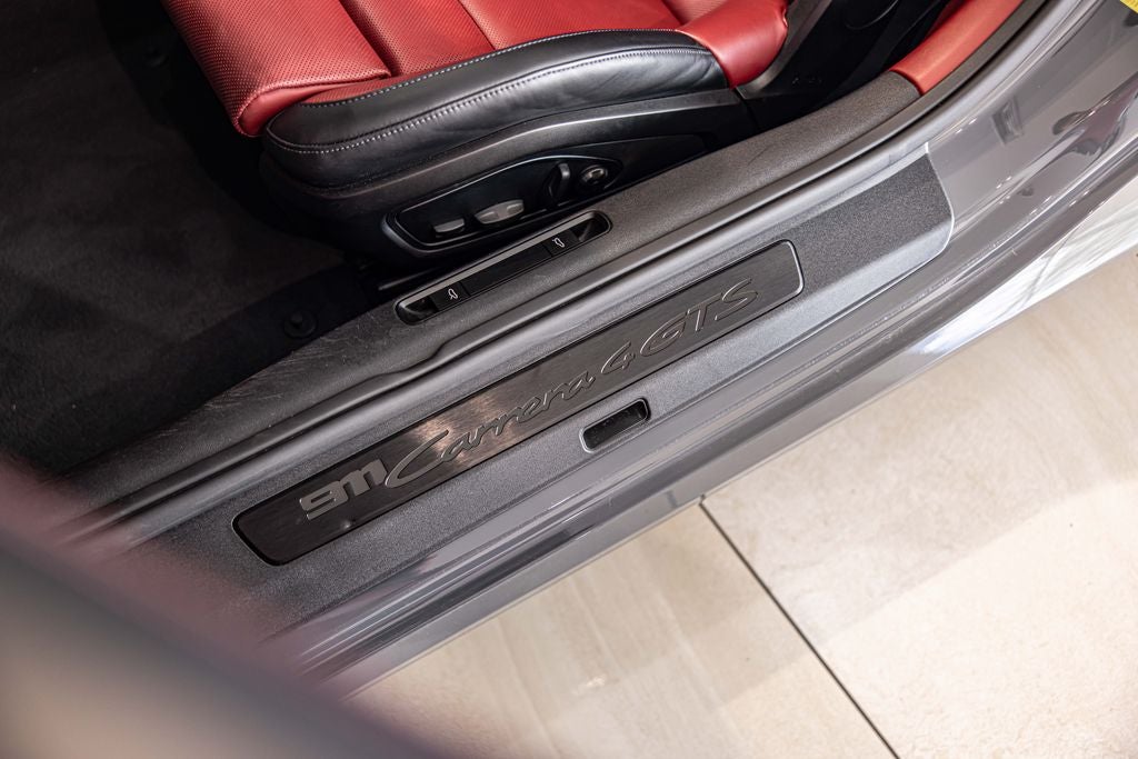 2025 Porsche 911 Carrera 4 GTS