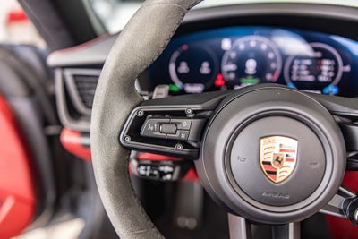 2025 Porsche 911 Carrera 4 GTS