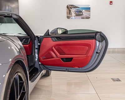 2025 Porsche 911 Carrera 4 GTS