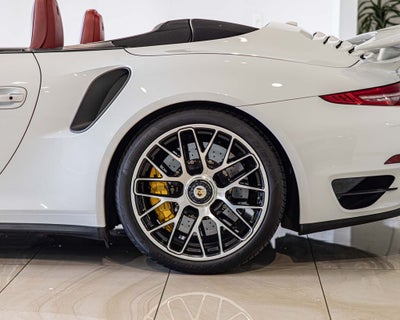 2016 Porsche 911 Turbo S