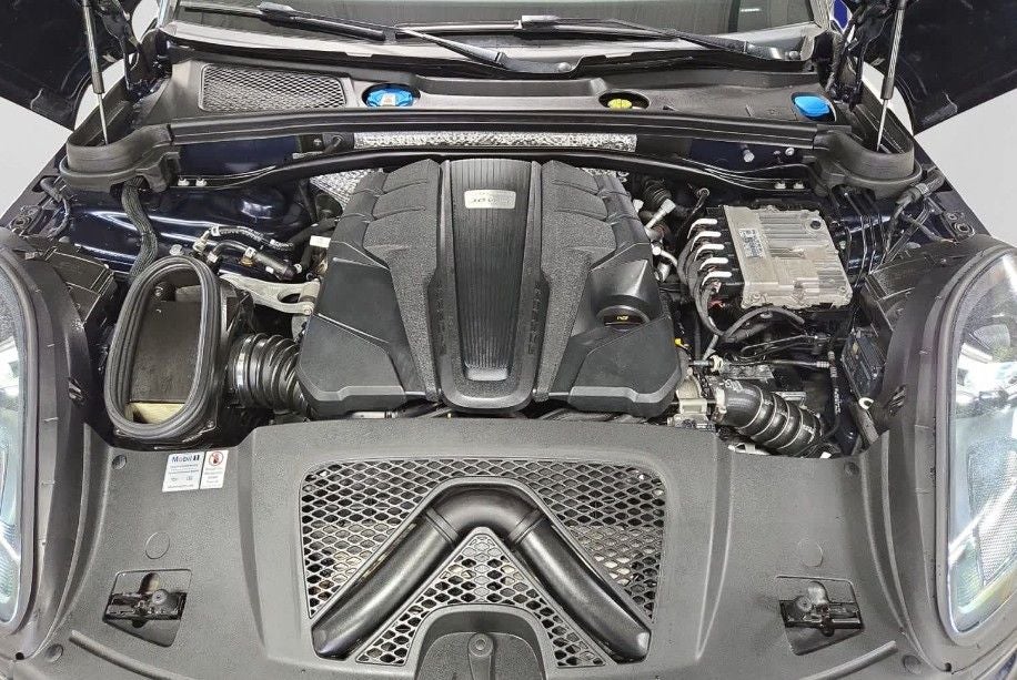 2021 Porsche Macan S