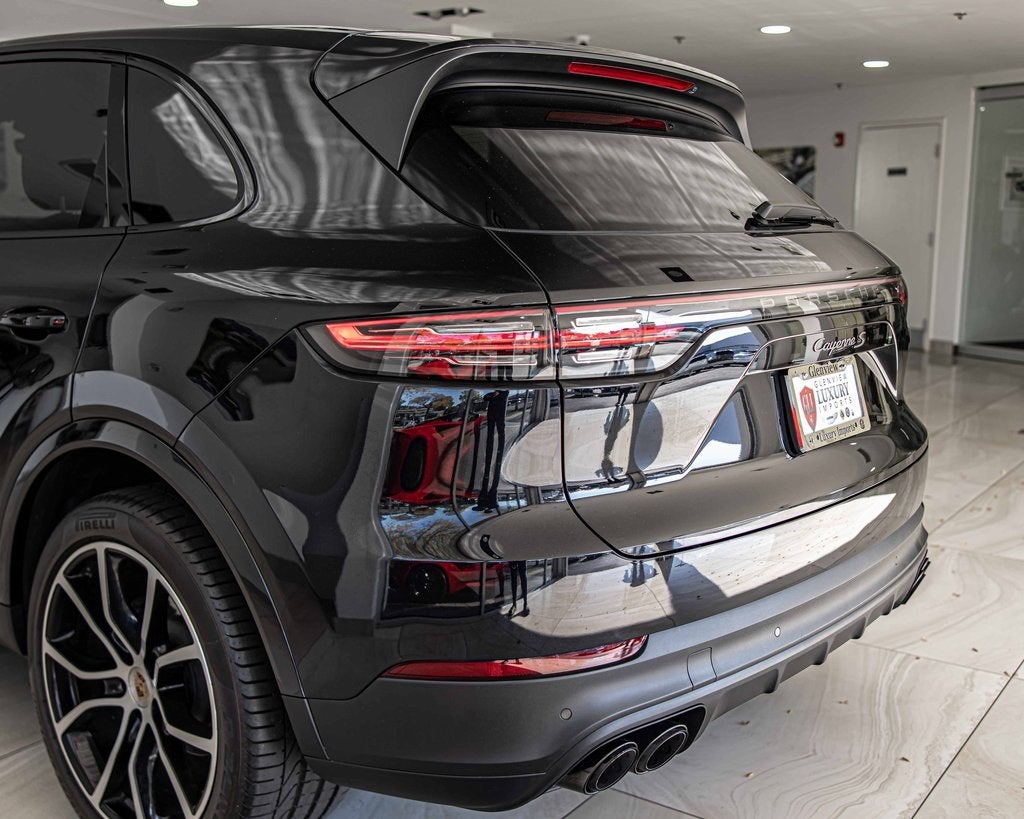 2022 Porsche Cayenne S Platinum Edition