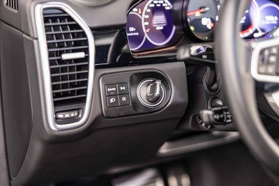 2022 Porsche Cayenne S Platinum Edition