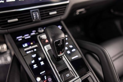 2022 Porsche Cayenne S Platinum Edition