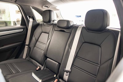 2022 Porsche Cayenne S Platinum Edition