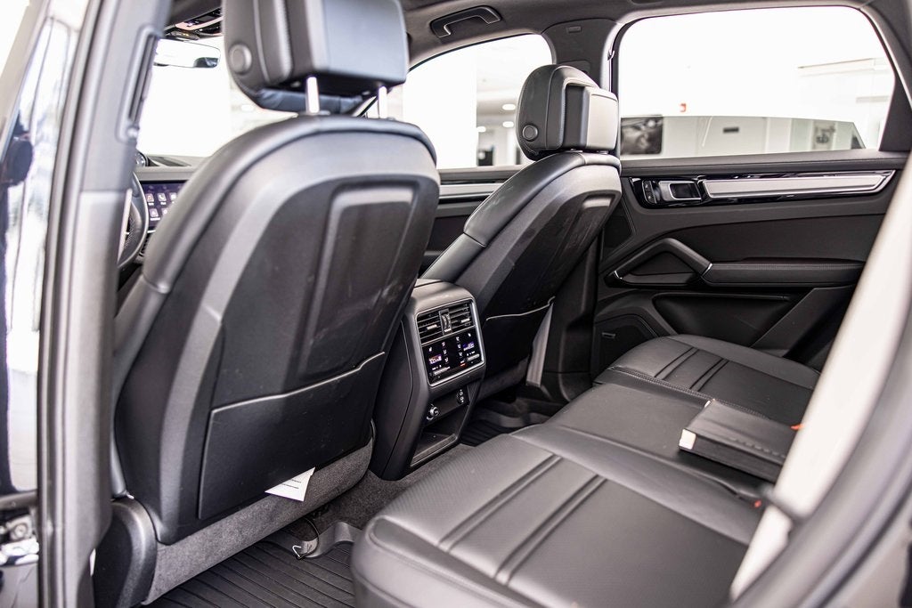 2022 Porsche Cayenne S Platinum Edition