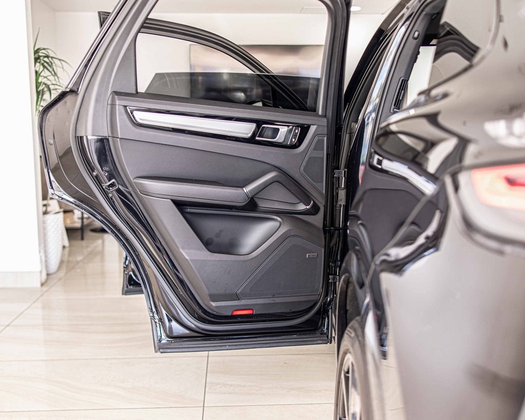 2022 Porsche Cayenne S Platinum Edition