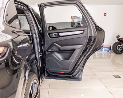 2022 Porsche Cayenne S Platinum Edition