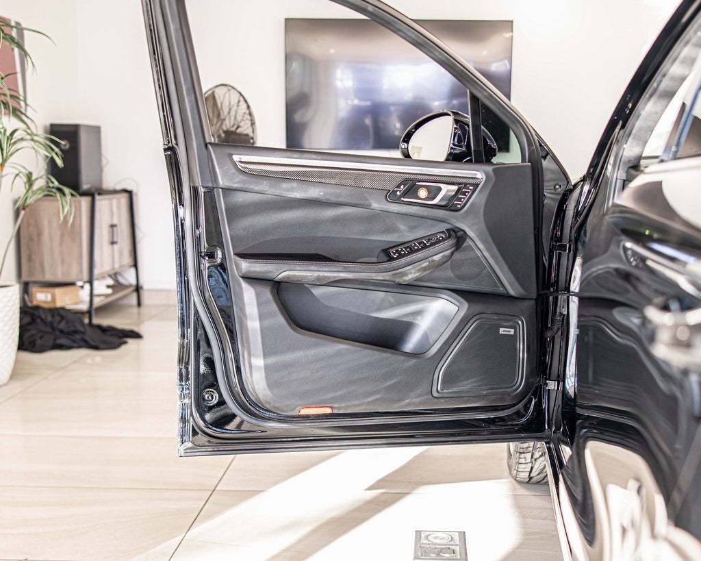 2021 Porsche Macan Turbo