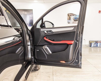 2023 Porsche Macan S