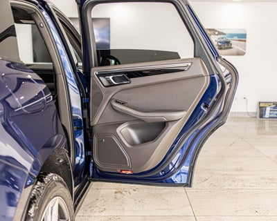 2022 Porsche Macan S