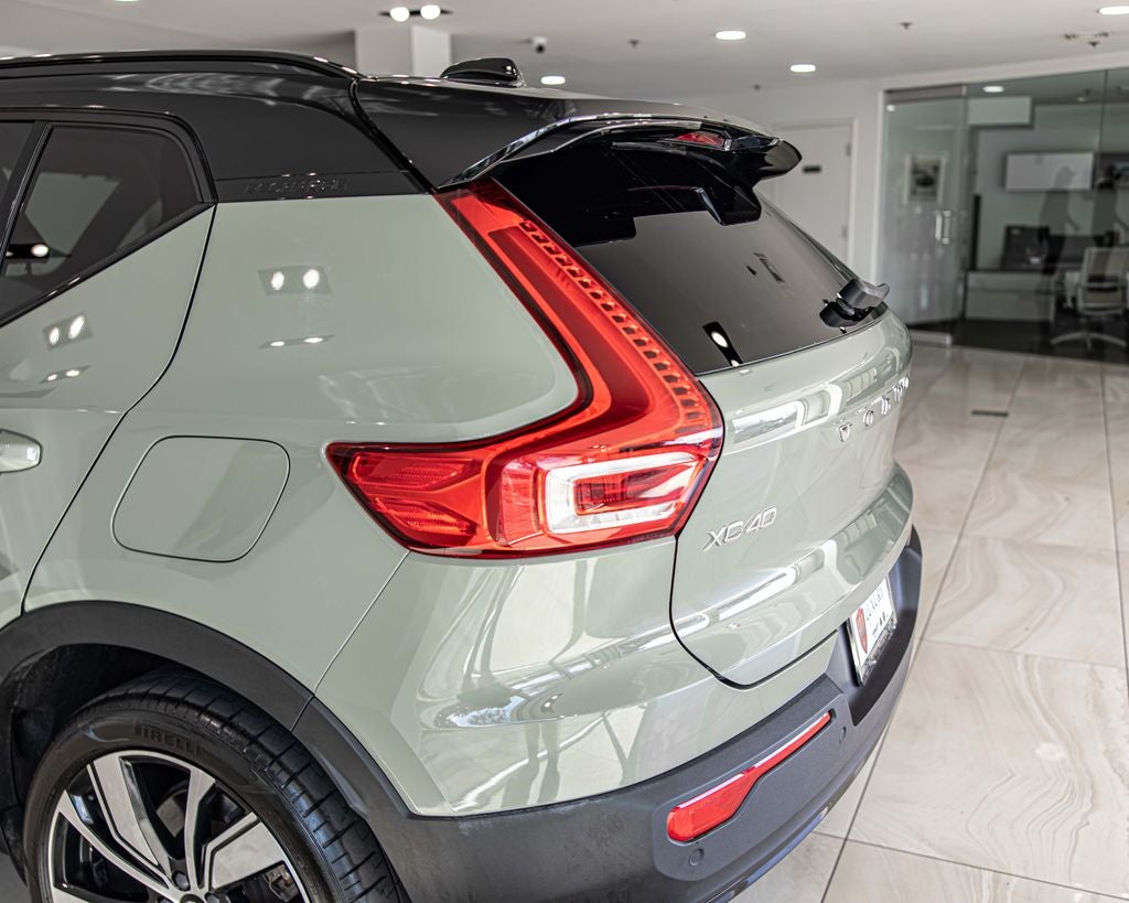 2021 Volvo XC40 Recharge Pure Electric P8