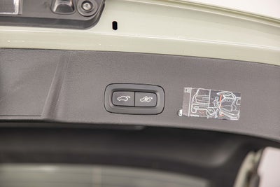 2021 Volvo XC40 Recharge Pure Electric P8
