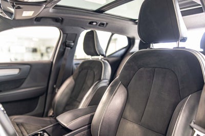 2021 Volvo XC40 Recharge Pure Electric P8