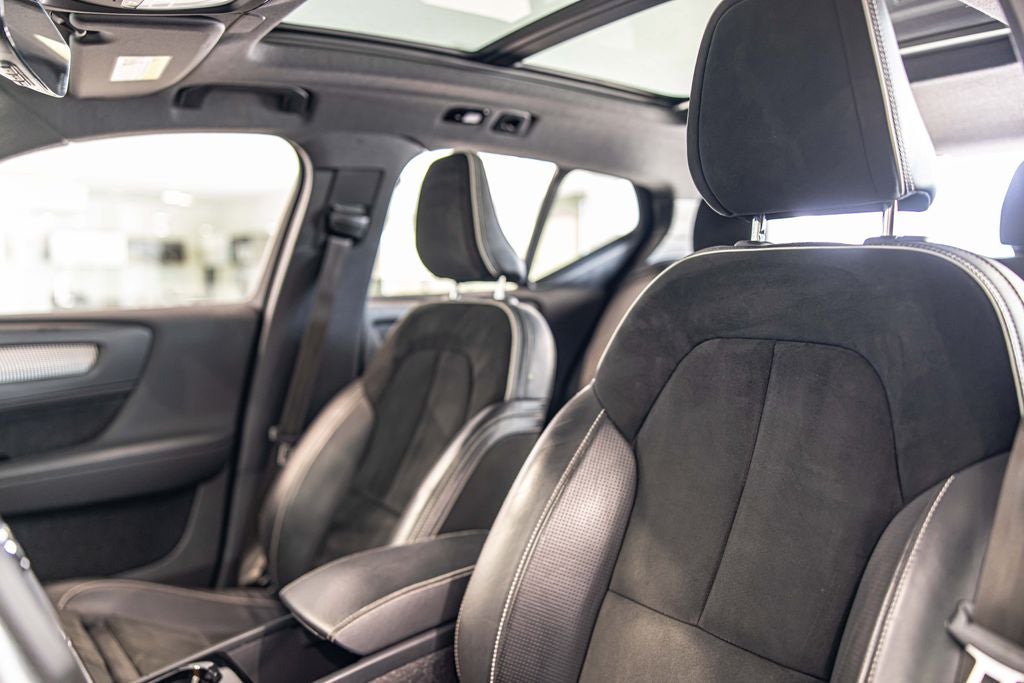 2021 Volvo XC40 Recharge Pure Electric P8