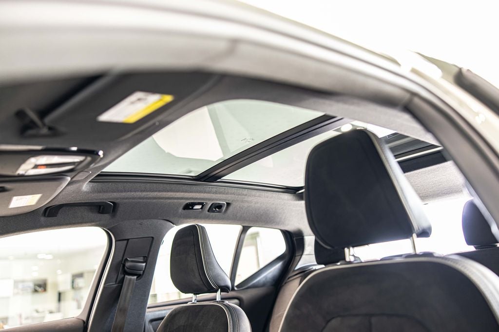 2021 Volvo XC40 Recharge Pure Electric P8