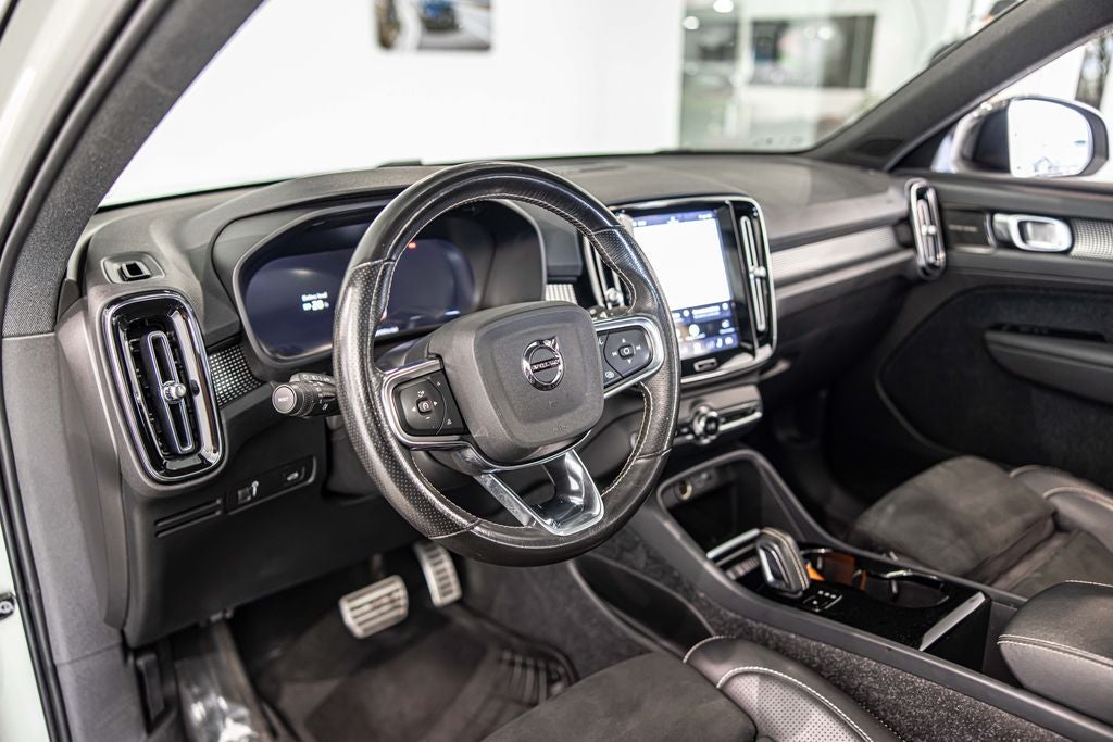 2021 Volvo XC40 Recharge Pure Electric P8