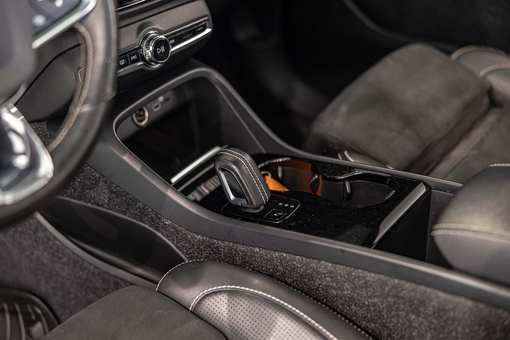 2021 Volvo XC40 Recharge Pure Electric P8