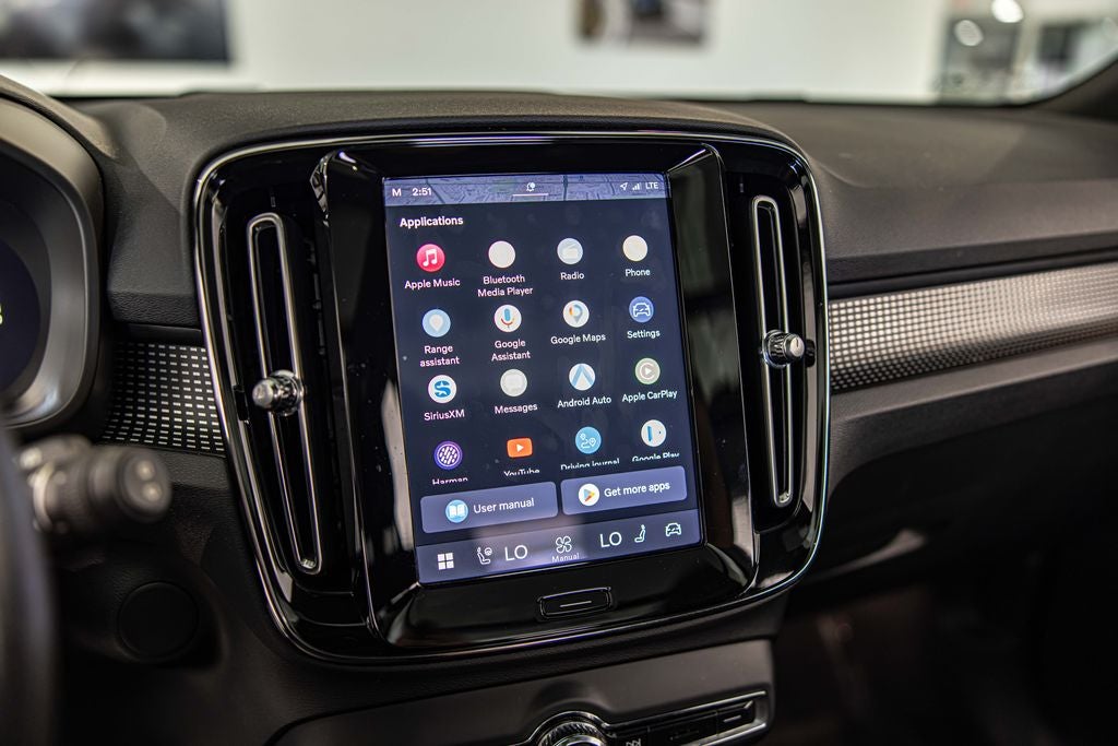 2021 Volvo XC40 Recharge Pure Electric P8