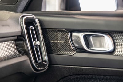 2021 Volvo XC40 Recharge Pure Electric P8