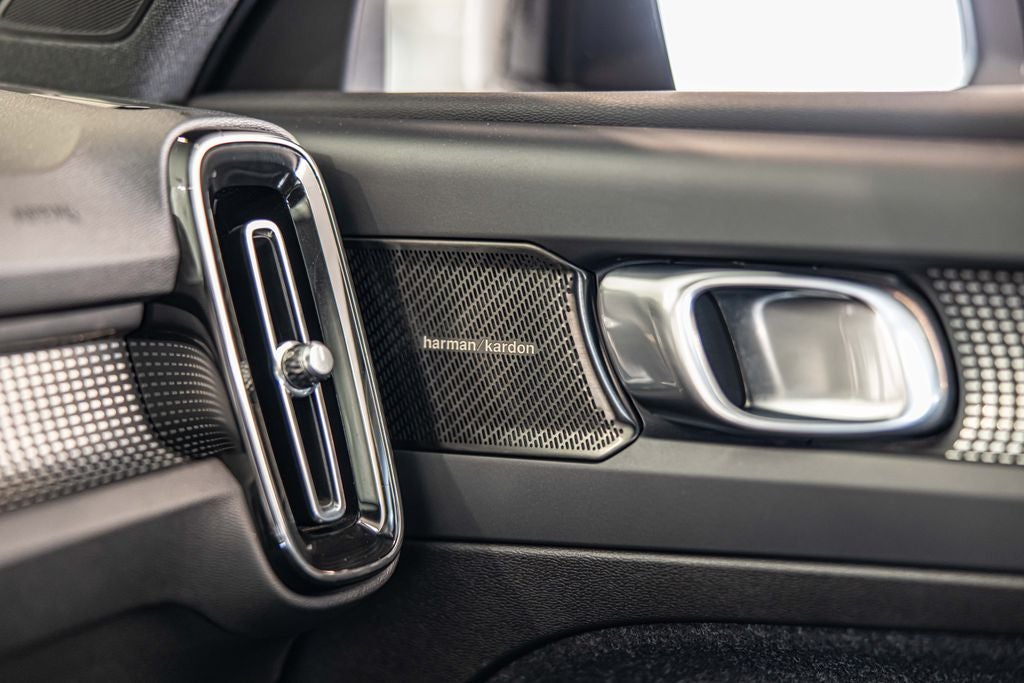 2021 Volvo XC40 Recharge Pure Electric P8