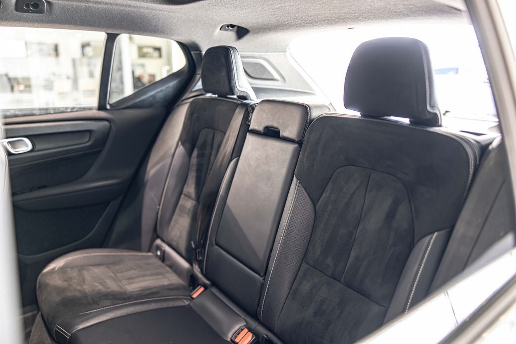 2021 Volvo XC40 Recharge Pure Electric P8