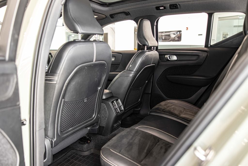 2021 Volvo XC40 Recharge Pure Electric P8