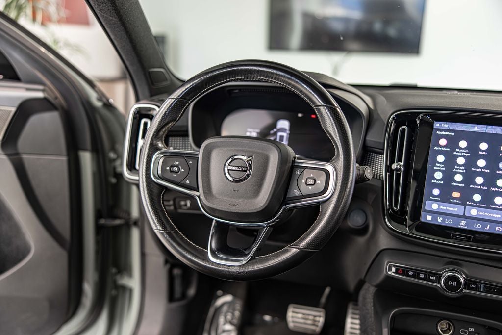 2021 Volvo XC40 Recharge Pure Electric P8