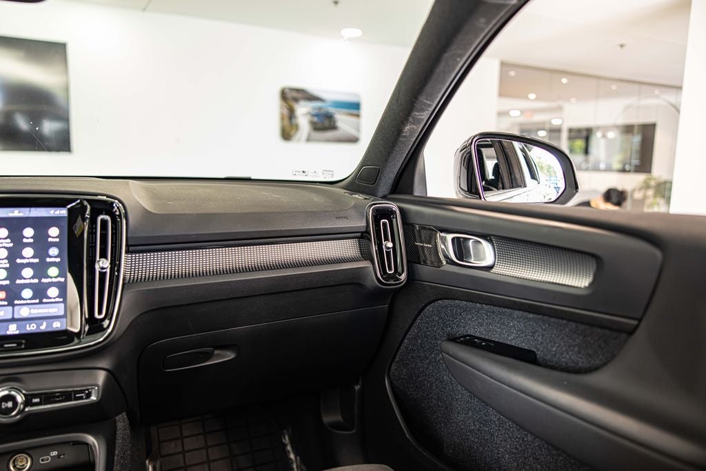 2021 Volvo XC40 Recharge Pure Electric P8