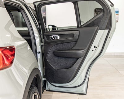 2021 Volvo XC40 Recharge Pure Electric P8