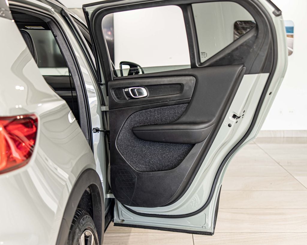 2021 Volvo XC40 Recharge Pure Electric P8