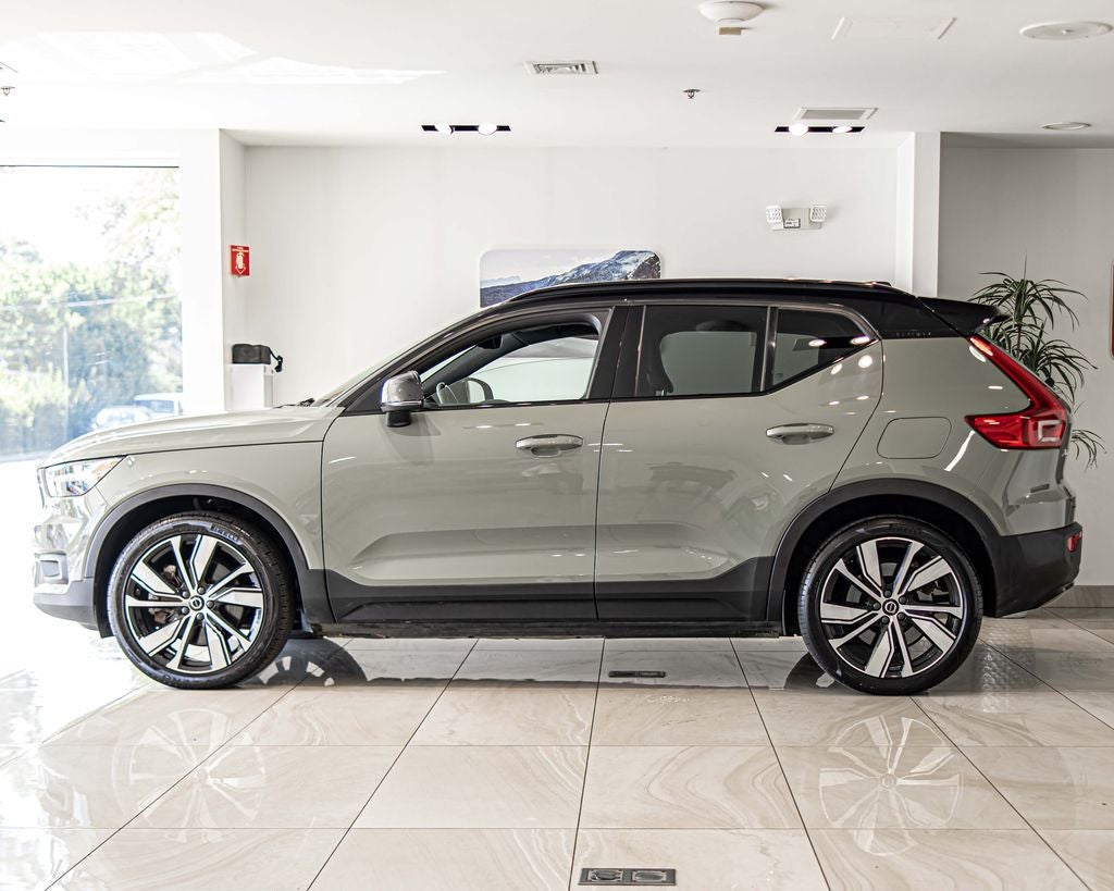 2021 Volvo XC40 Recharge Pure Electric P8