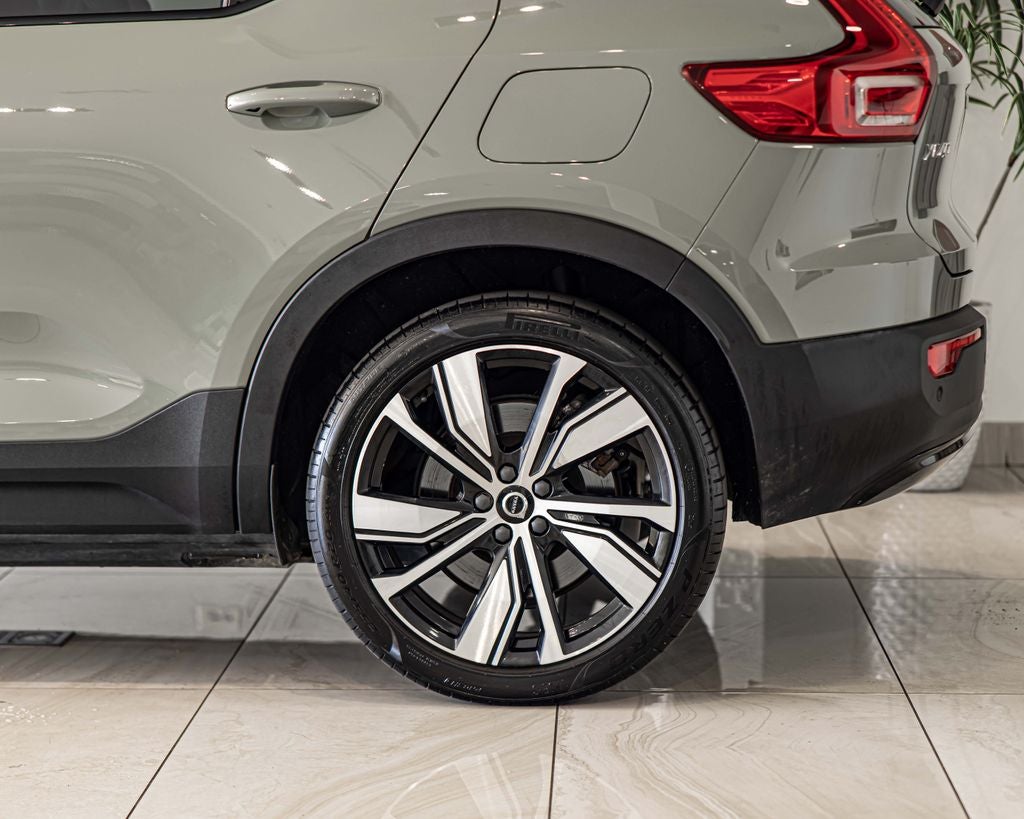 2021 Volvo XC40 Recharge Pure Electric P8
