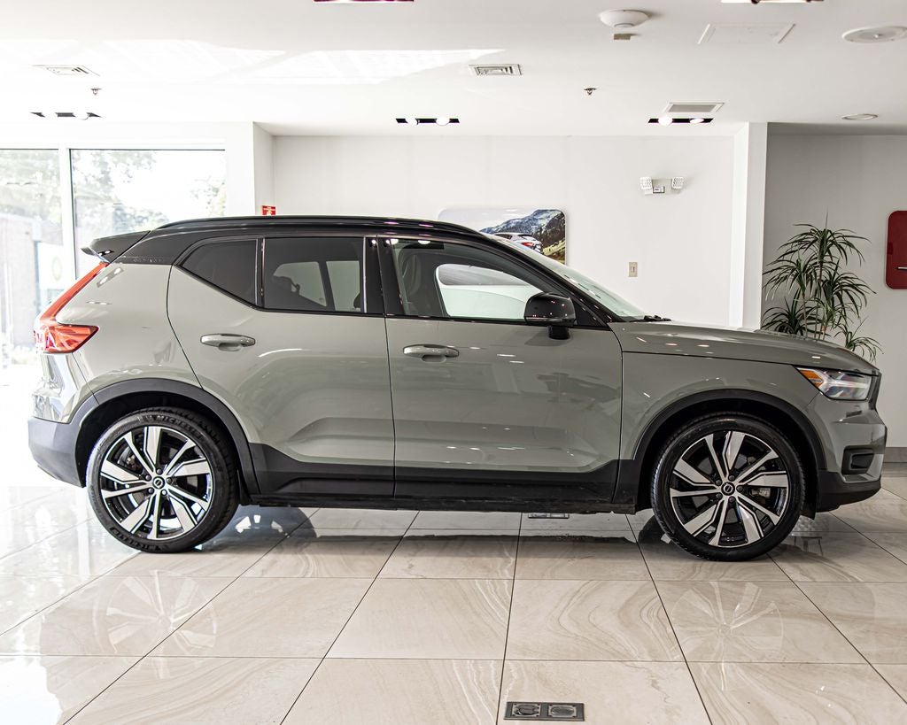 2021 Volvo XC40 Recharge Pure Electric P8