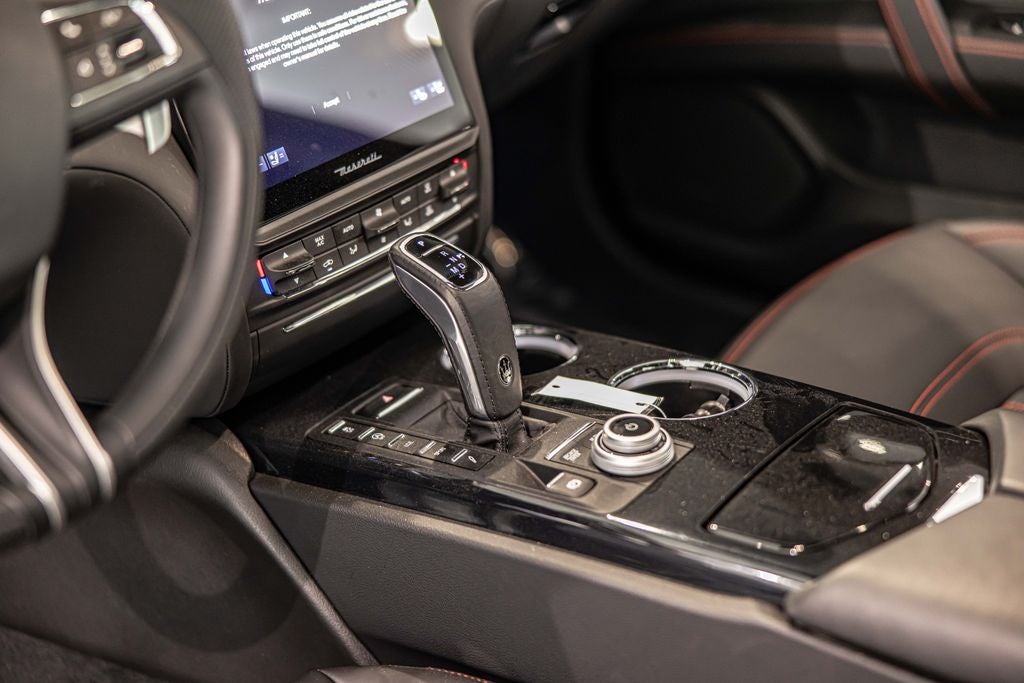 2023 Maserati Quattroporte Modena Q4