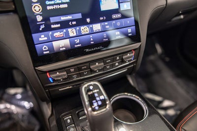 2023 Maserati Quattroporte Modena Q4