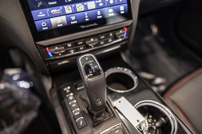 2023 Maserati Quattroporte Modena Q4