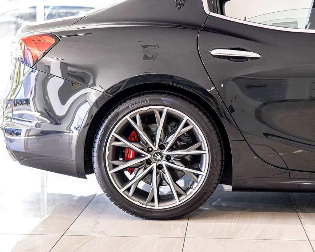2023 Maserati Ghibli Modena Q4