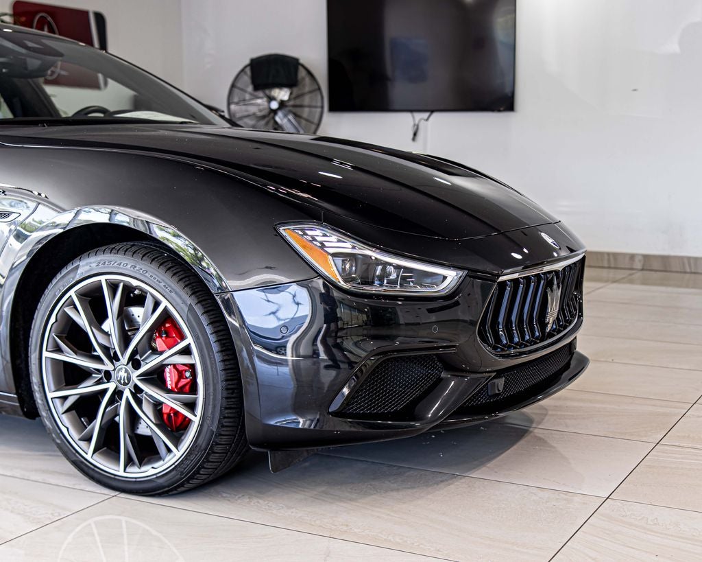 2023 Maserati Ghibli Modena Q4