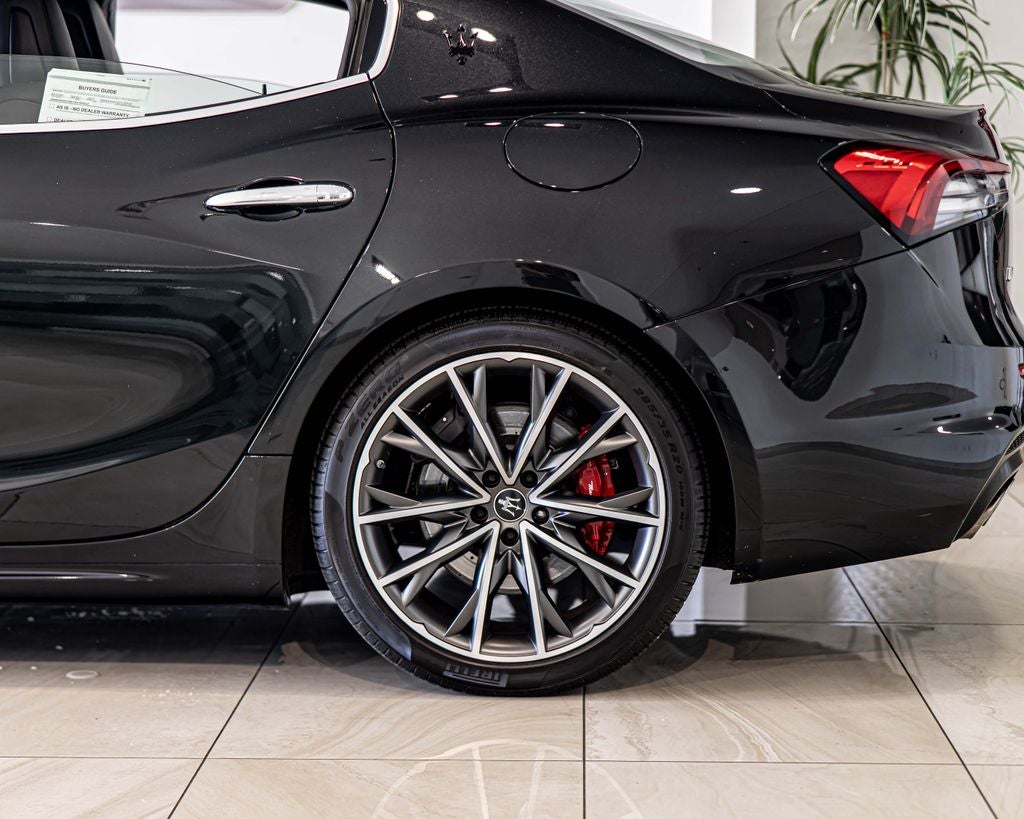 2023 Maserati Ghibli Modena Q4