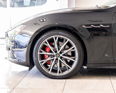 2023 Maserati Ghibli Modena Q4
