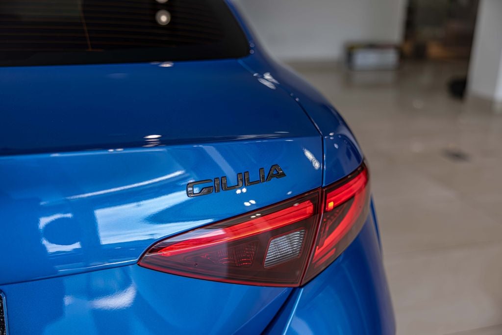 2023 Alfa Romeo Giulia Estrema