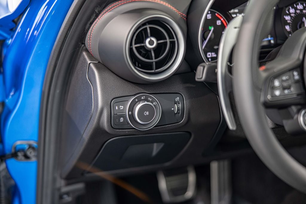 2023 Alfa Romeo Giulia Estrema