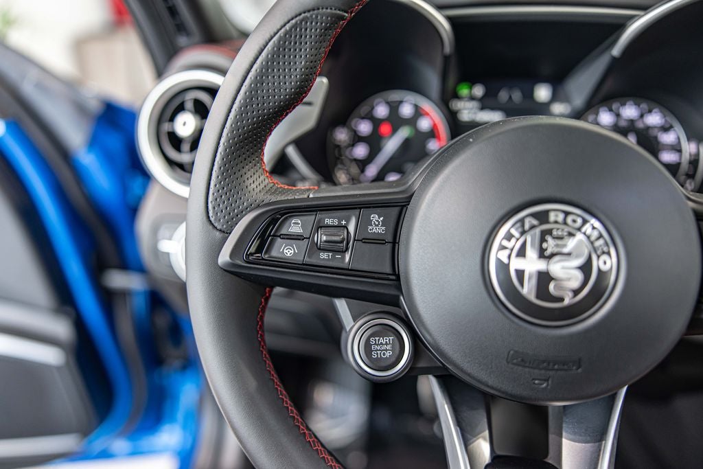 2023 Alfa Romeo Giulia Estrema