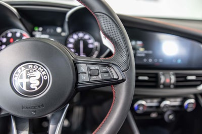 2023 Alfa Romeo Giulia Estrema