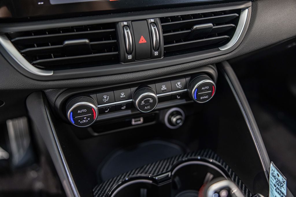 2023 Alfa Romeo Giulia Estrema