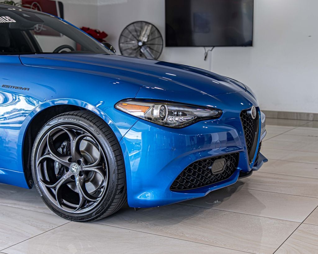 2023 Alfa Romeo Giulia Estrema