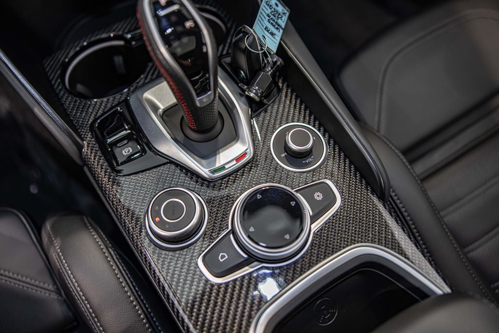2023 Alfa Romeo Giulia Estrema
